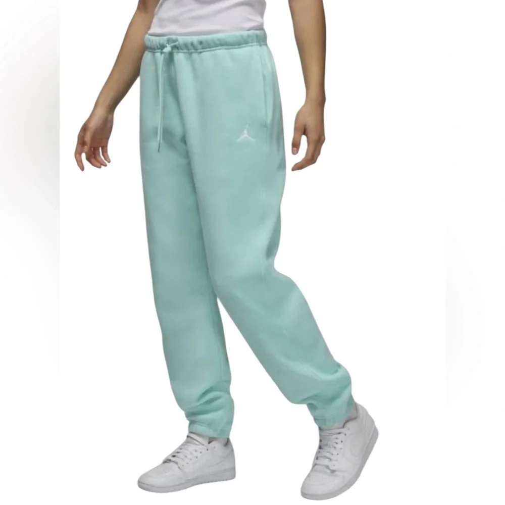 Jordan Essentials Women’s Soft Fleece Jogger Sweat Pants Sizes Large NWT